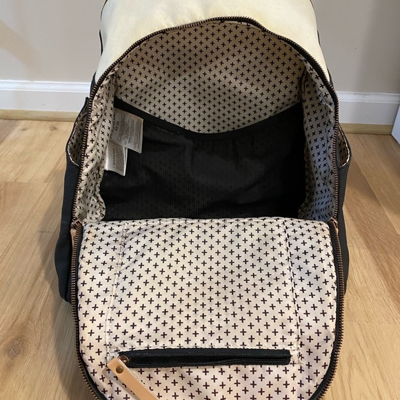 Petunia Pickle Bottom Slope Backpack Diaper Bag - Picture 3 of 5